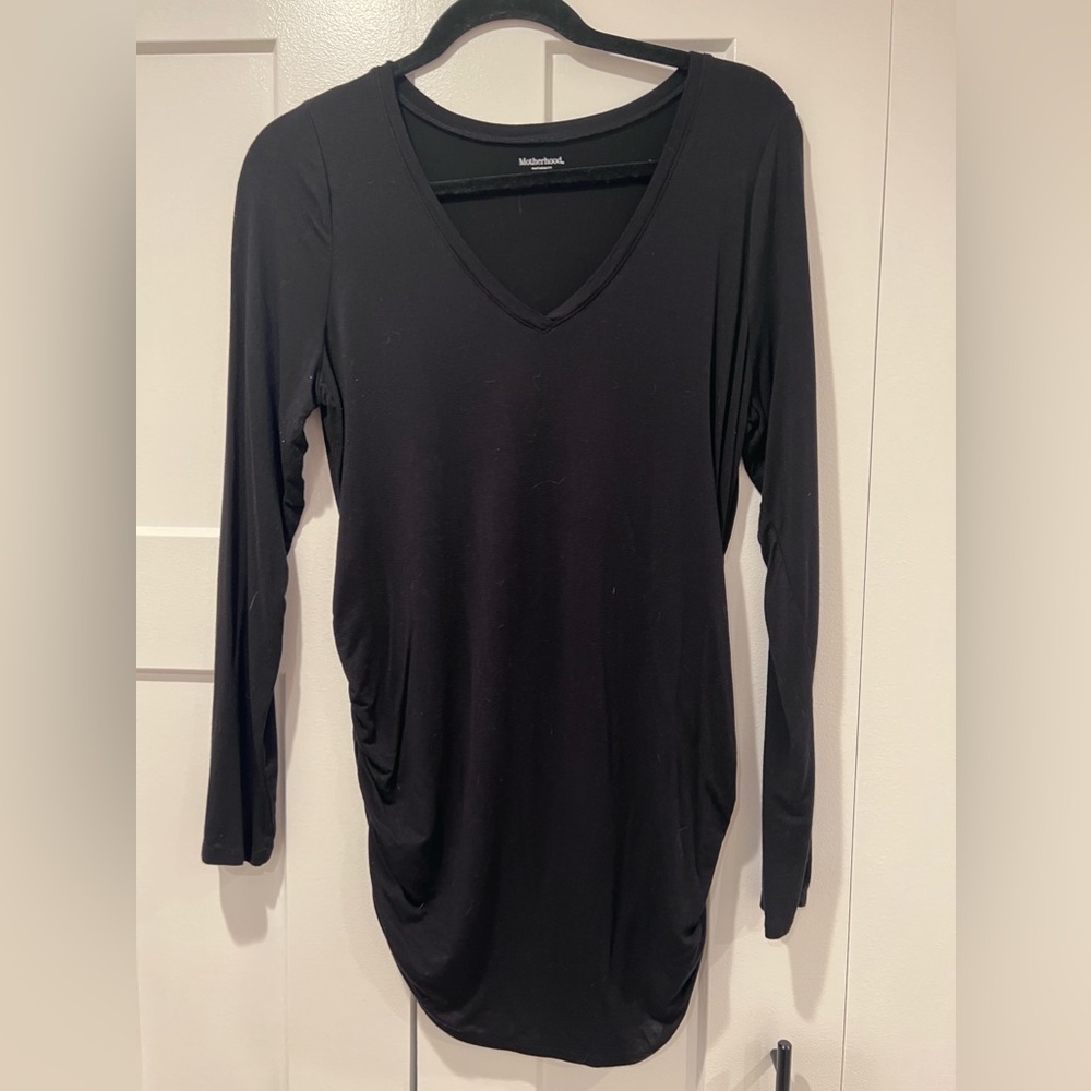 Motherhood Maternity | EUC Long Sleeve Side
Ruched Maternity T Shirt - Black